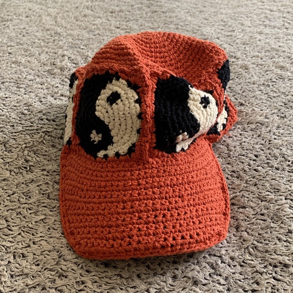 Urban Outfitters crochet yin Yang hat orange - Picture 2 of 5